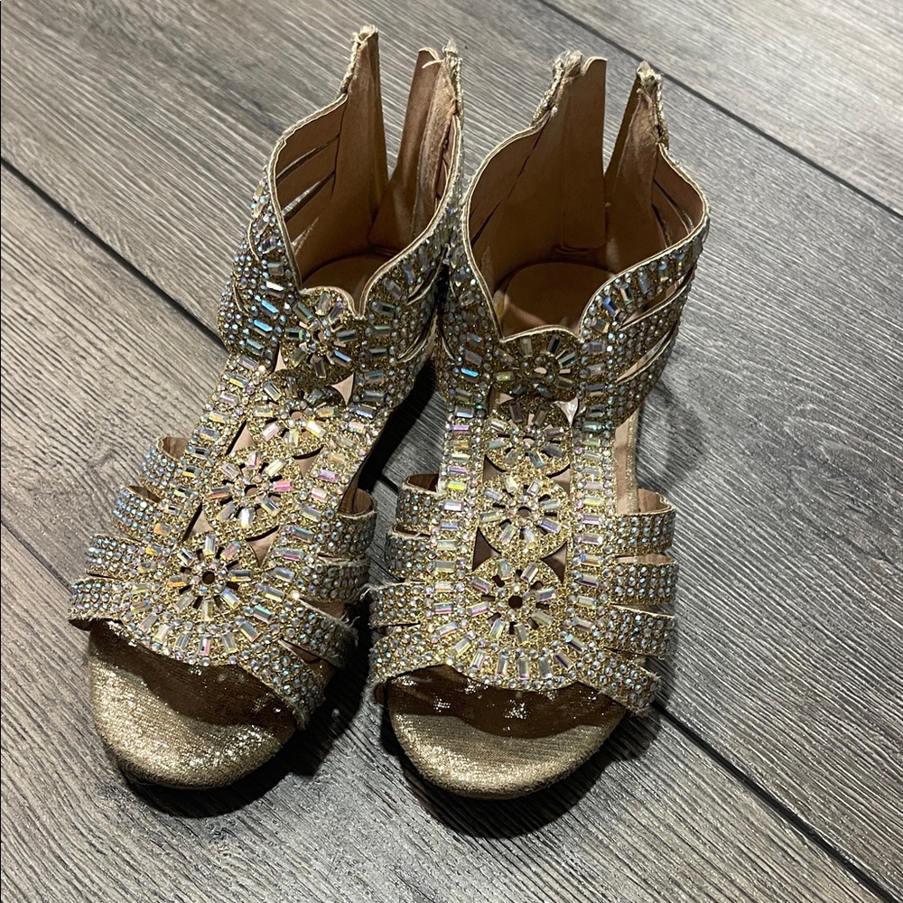 Link Gold Crystal Embellished Heels